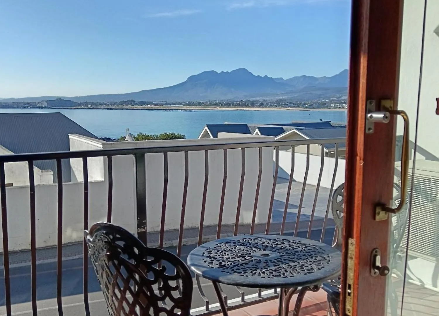 Berg En Zee Guesthouse Gordons Bay 4*,