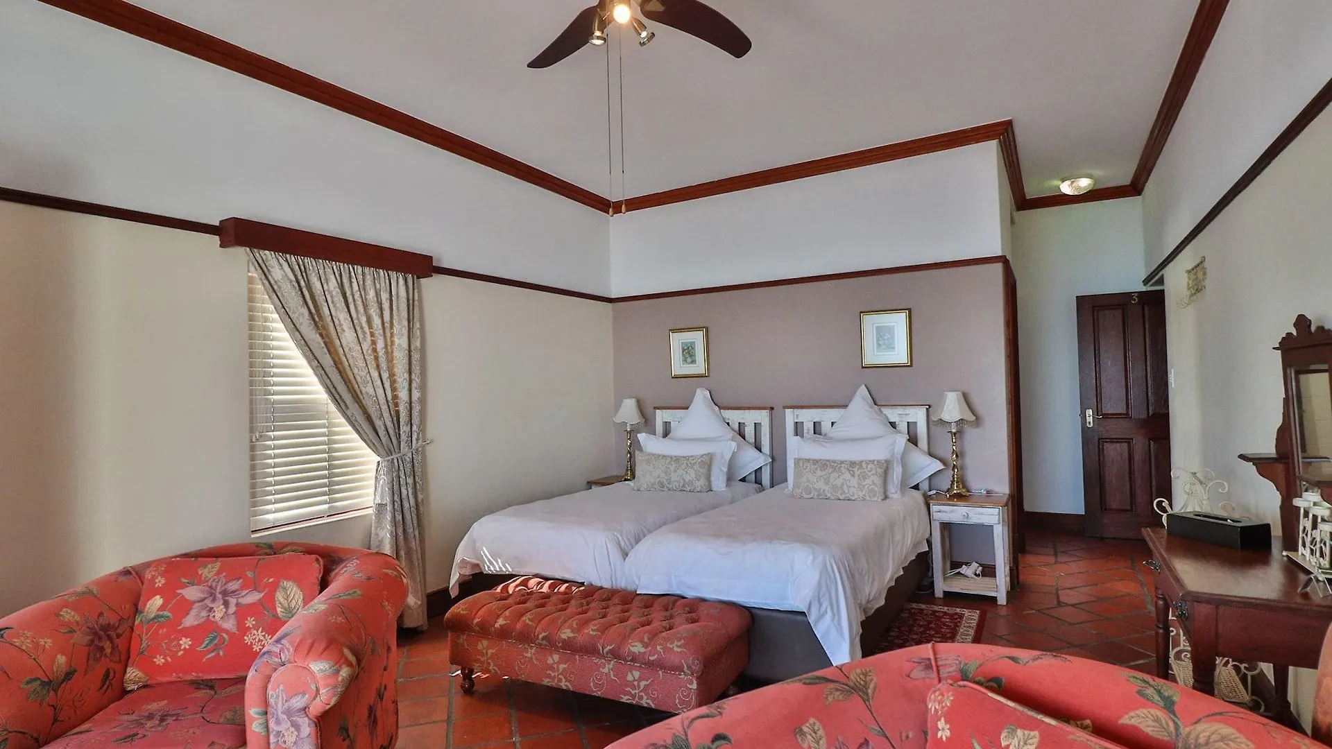Berg En Zee Guesthouse Gordons Bay